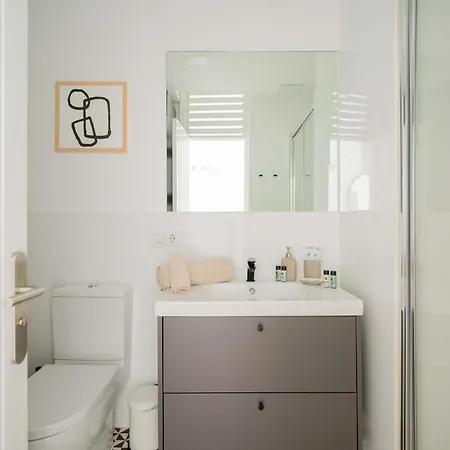 Fantastico Estudio Con Ascensor Playa De Canteras Bt3c * 라스팔마스